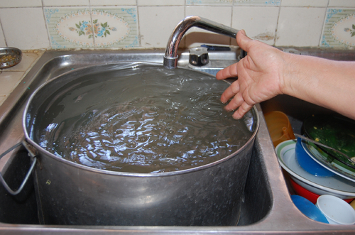 Resultado de imagen para agua de llave sucia