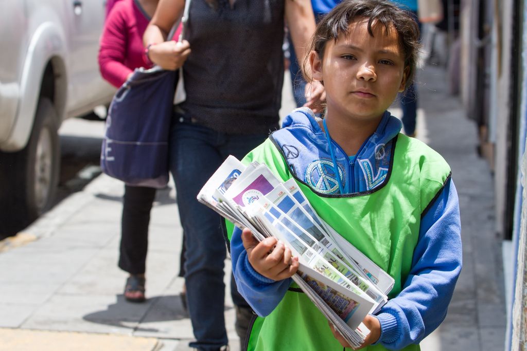 Estudian y trabajan 2.5 millones de niños