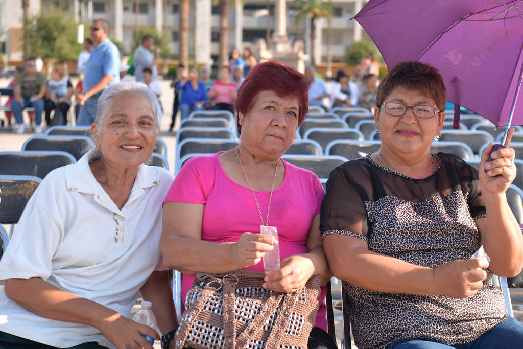 Se ‘echan’ una cana al aire, El Siglo de Torreón