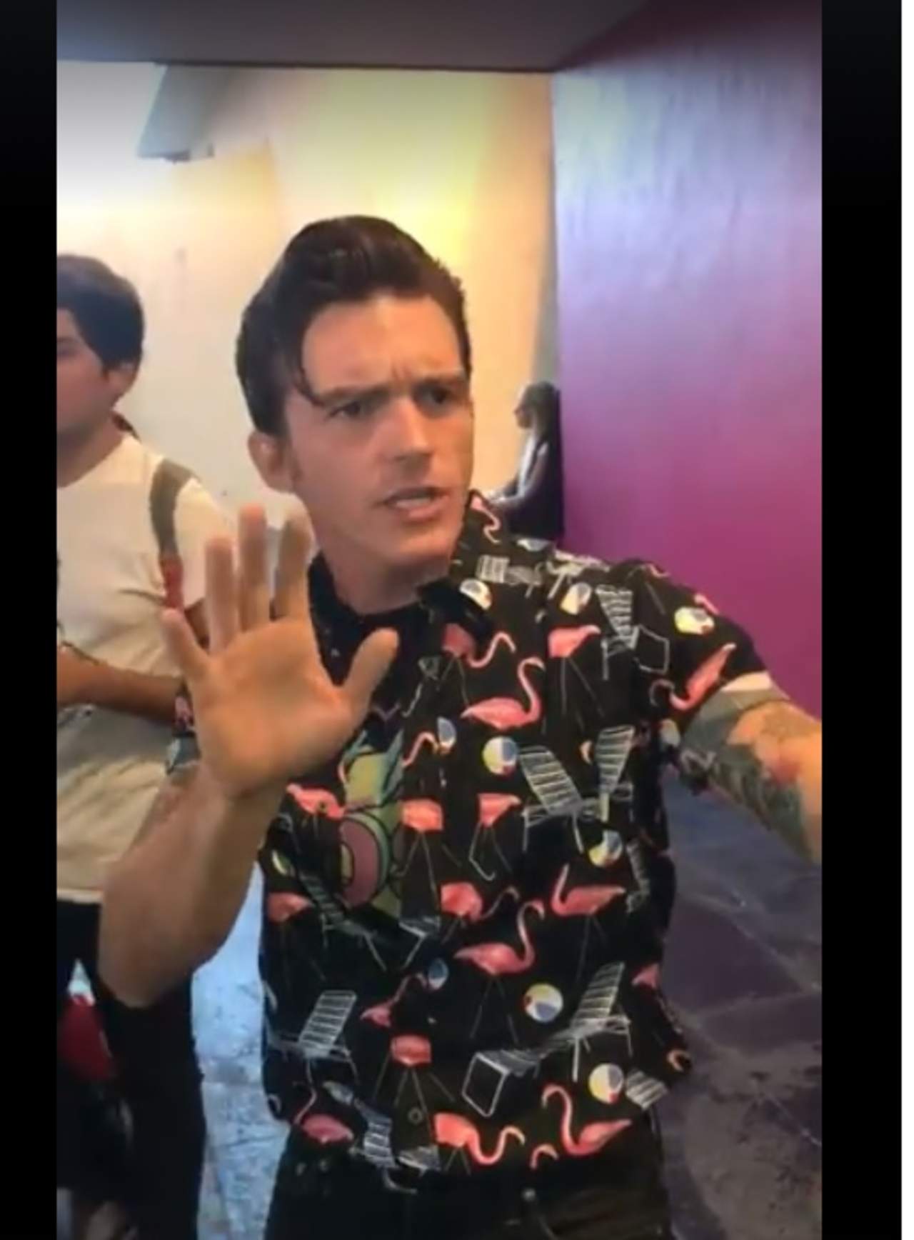 oye tranquilo viejo'; drake bell recrea su meme en español 989366 oye tranquilo viejo'; drake bell recrea su meme en español