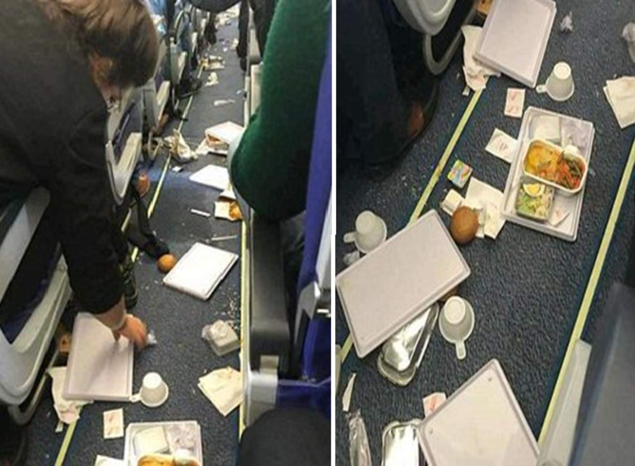 Cuando dan de comer en el avión justo antes de una turbulencia. Noticias en tiempo real