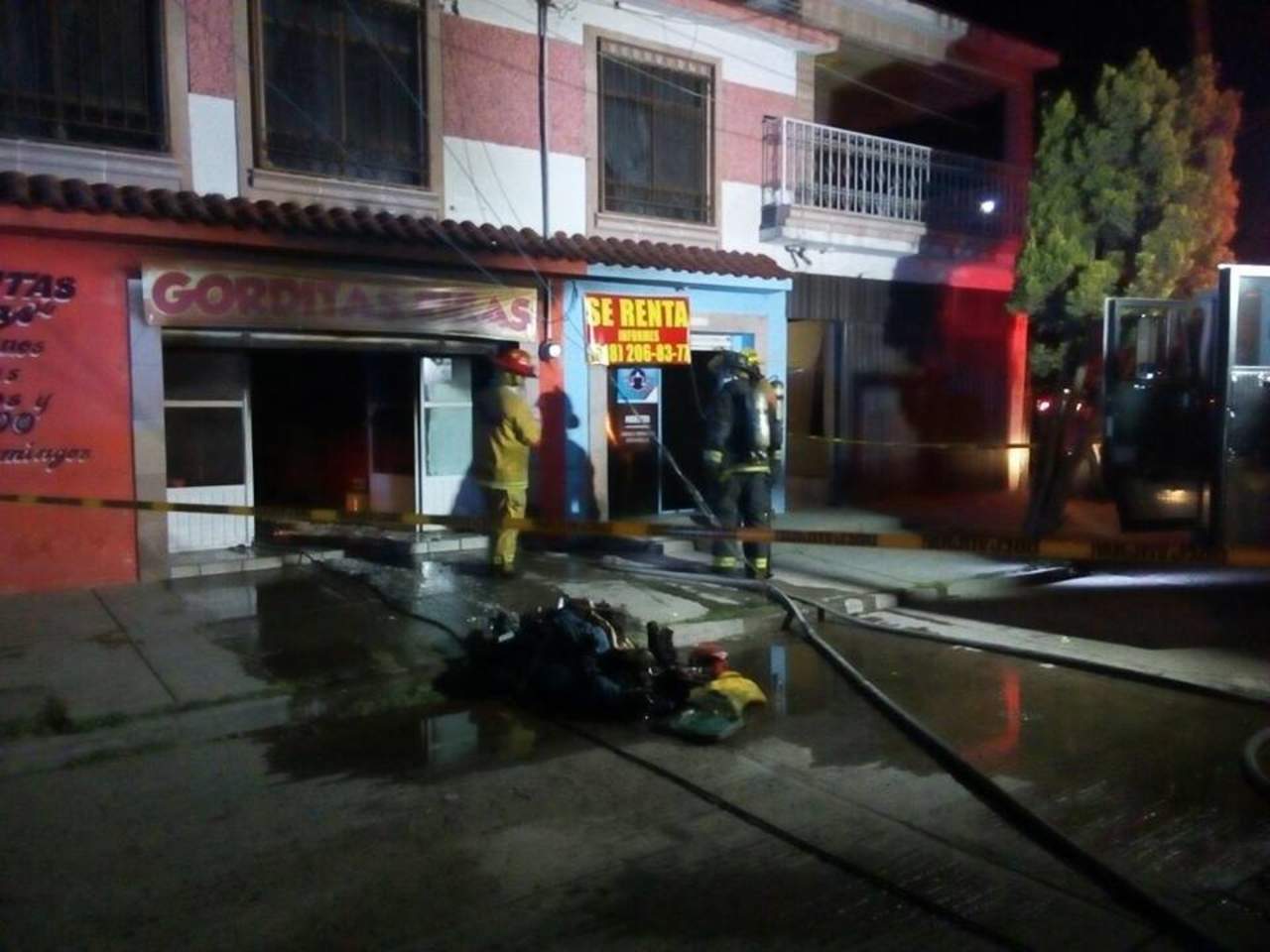 Fuego consume local de venta de gorditas en Durango. Noticias en tiempo real