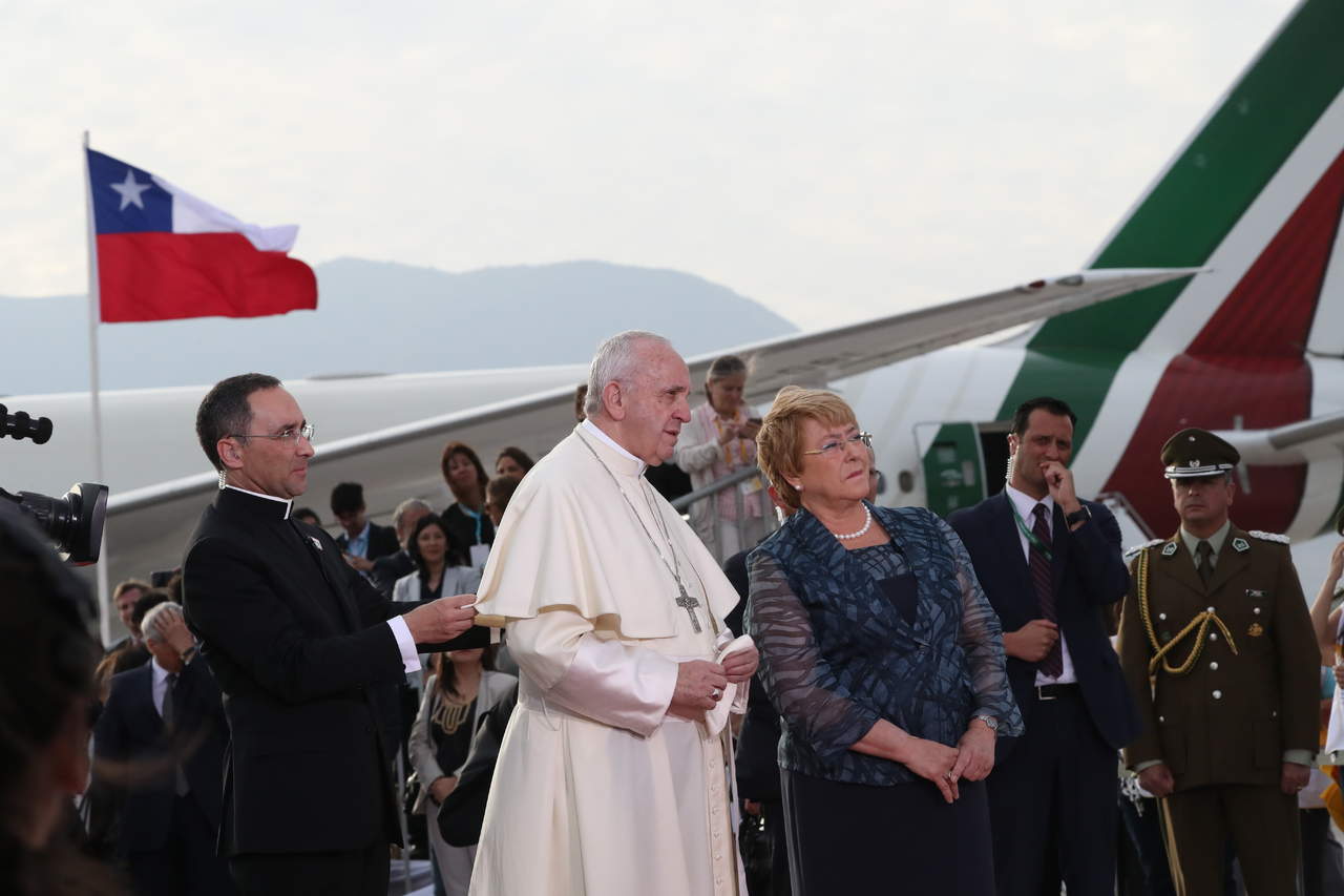 Papa Francisco llega a Chile en visita apostólica. Noticias en tiempo real