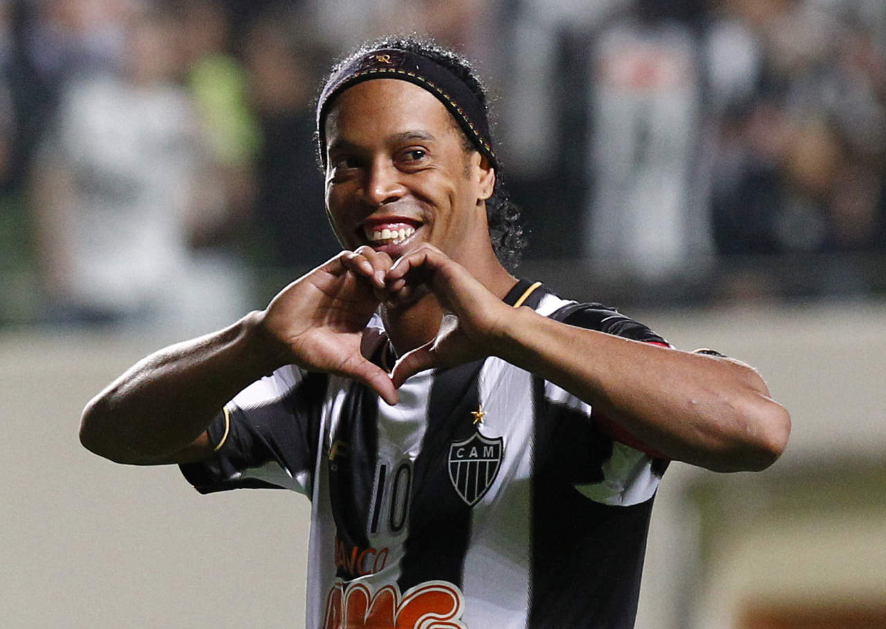 Ronaldinho se retira del futbol profesional. Noticias en tiempo real