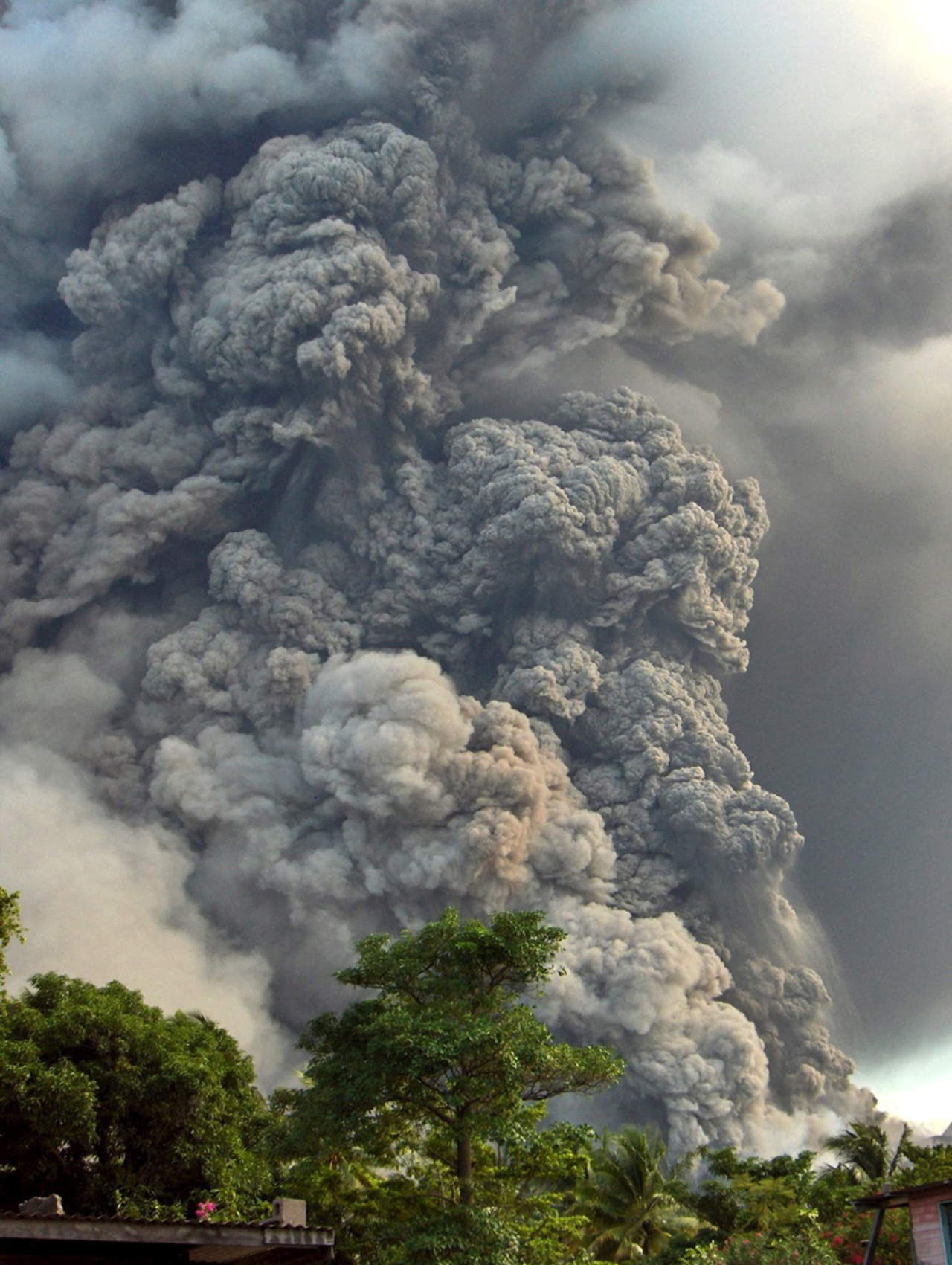 Prevén erupción mayor en Papúa Nueva Guinea. Noticias en tiempo real