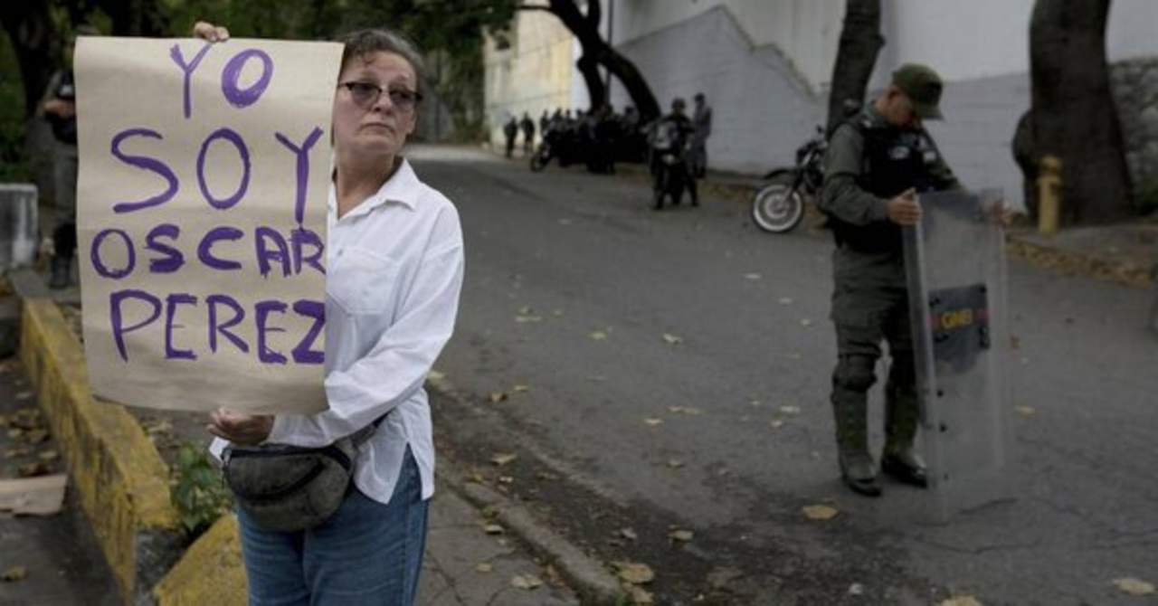 Exiliados venezolanos honran en vigilia a Óscar Pérez y sublevados. Noticias en tiempo real