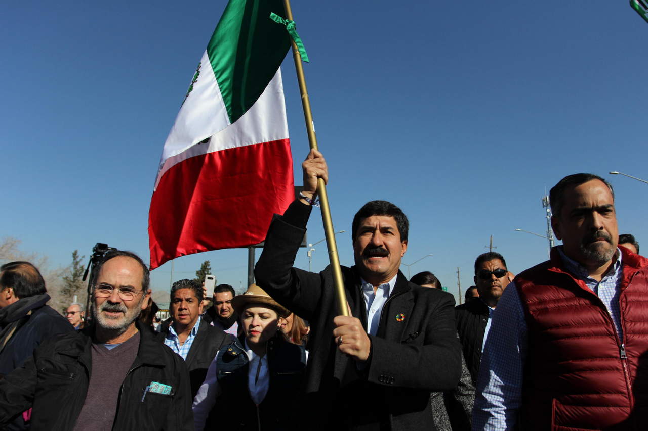 Inicia Javier Corral marcha hacia la Ciudad de México. Noticias en tiempo real