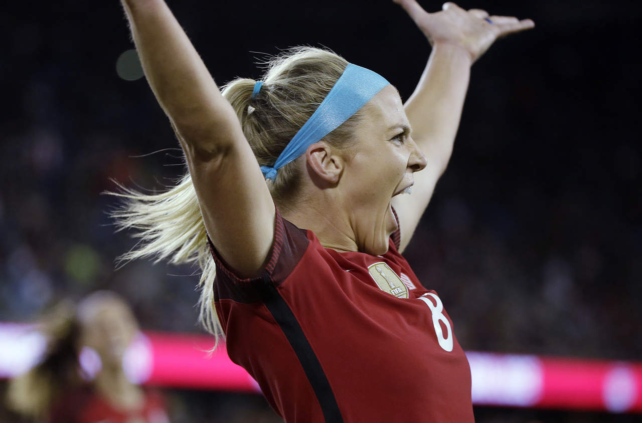 Julie Ertz se conmueve al saber que su esposo jugará el Superbowl LII. Noticias en tiempo real