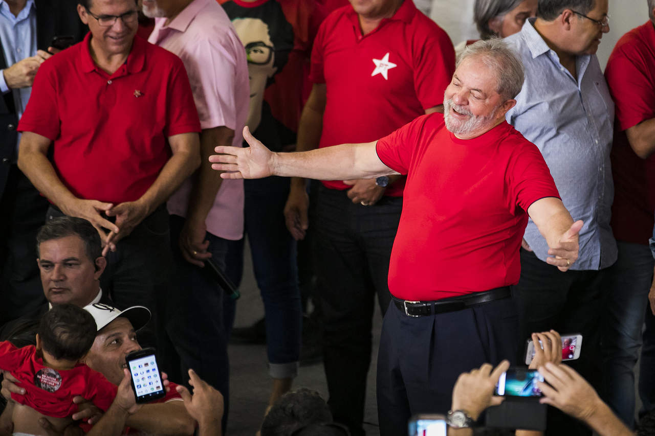 Cristina Fernández y Maradona apoyan a Lula en día crucial. Noticias en tiempo real