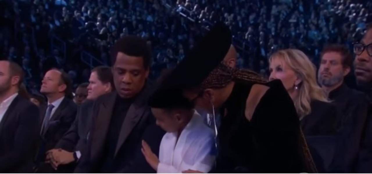 Blue Ivy controla a sus famosos padres Beyoncé y Jay Z. Noticias en tiempo real