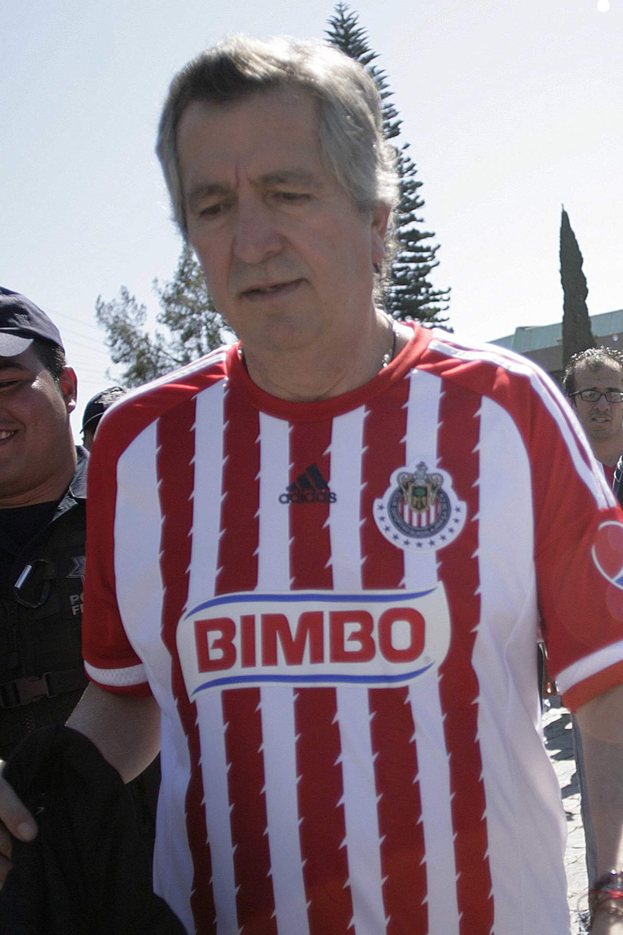 Acepta Vergara que Chivas buscó a Javier Hernández. Noticias en tiempo real