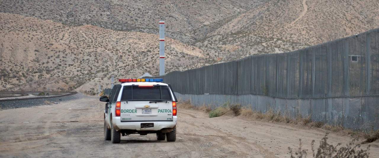 Rescatan a 77 inmigrantes adentro de camión en California. Noticias en tiempo real