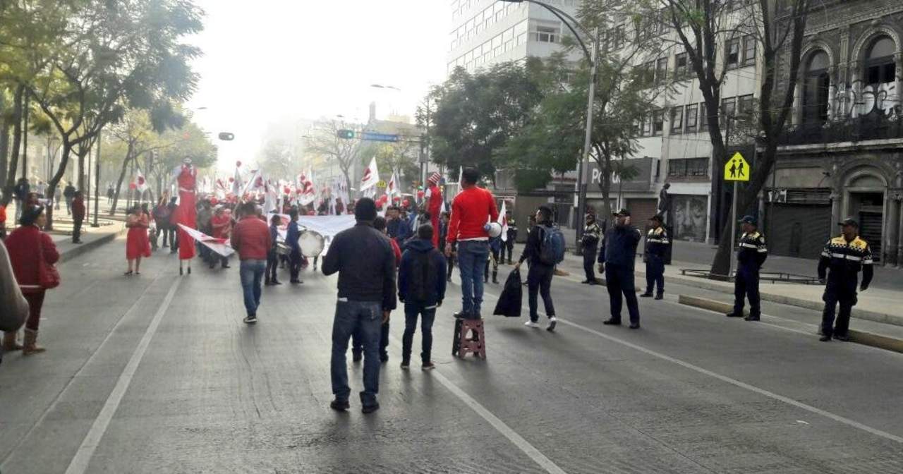 Marcha de AOS llega al Monumento a la Revolución. Noticias en tiempo real