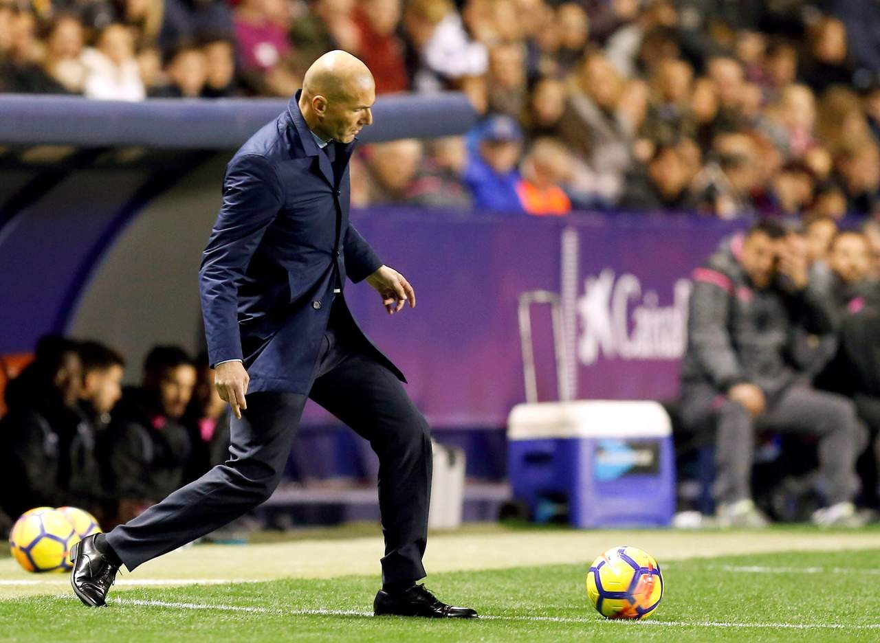 Zidane, disgustado por no evitar el segundo gol. Noticias en tiempo real