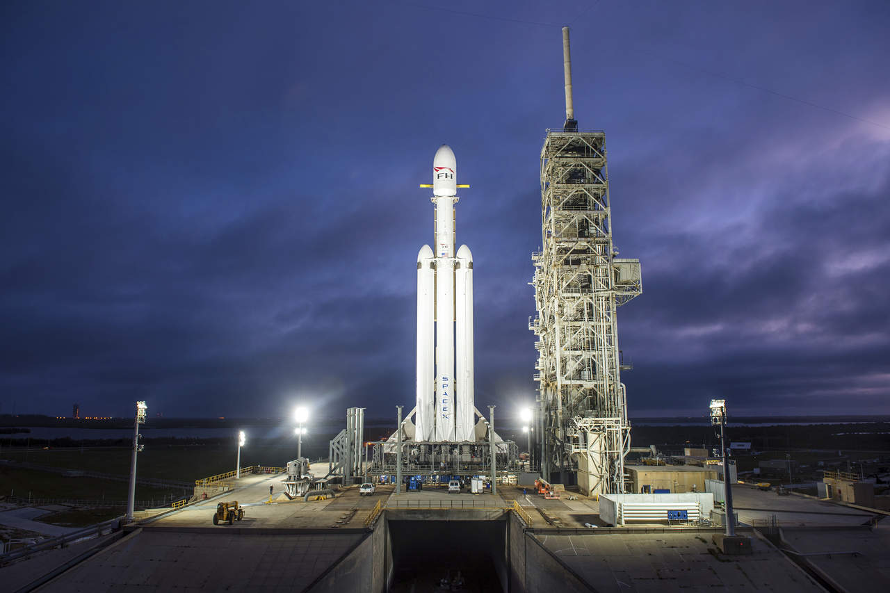 Alista SpaceX lanzamiento del cohete más poderoso. Noticias en tiempo real