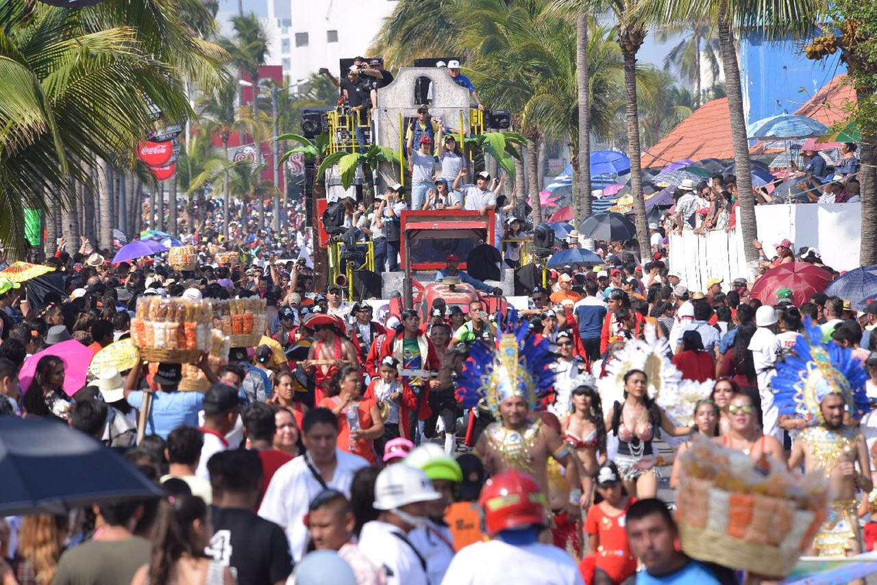 Termina el Carnaval de Veracruz con su quinto paseo. Noticias en tiempo real