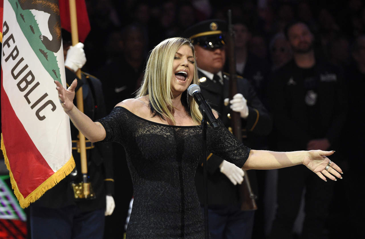 Critican a Fergie por su interpretación del Himno de EU. Noticias en tiempo real