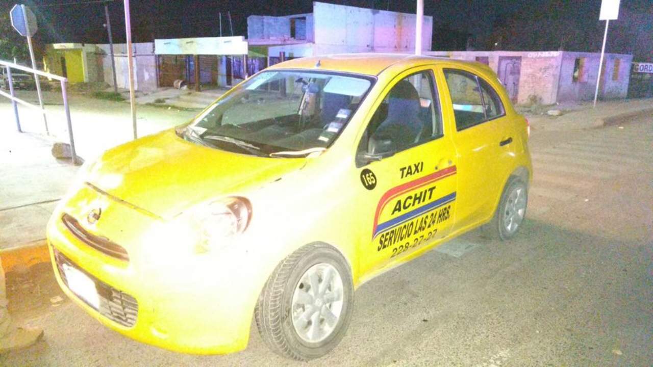 Recuperan automóvil robado en 2016; funcionaba como taxi. Noticias en tiempo real