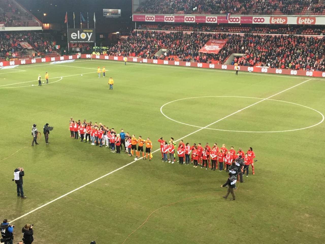 Ochoa y Standard de Lieja vencen al Mechelen. Noticias en tiempo real
