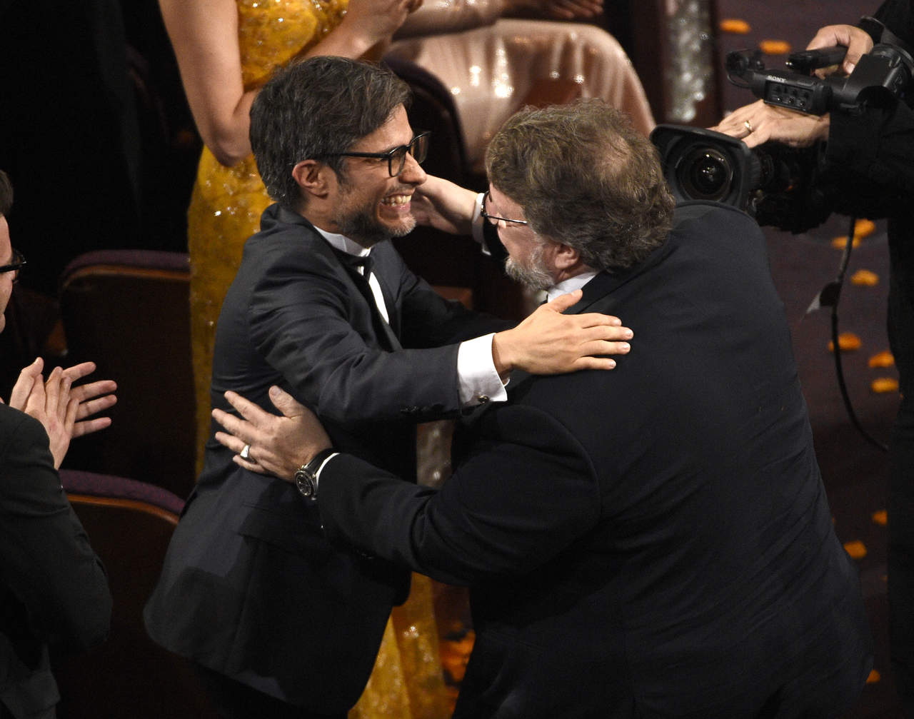 Triunfo de Del Toro emociona a los mexicanos. Noticias en tiempo real