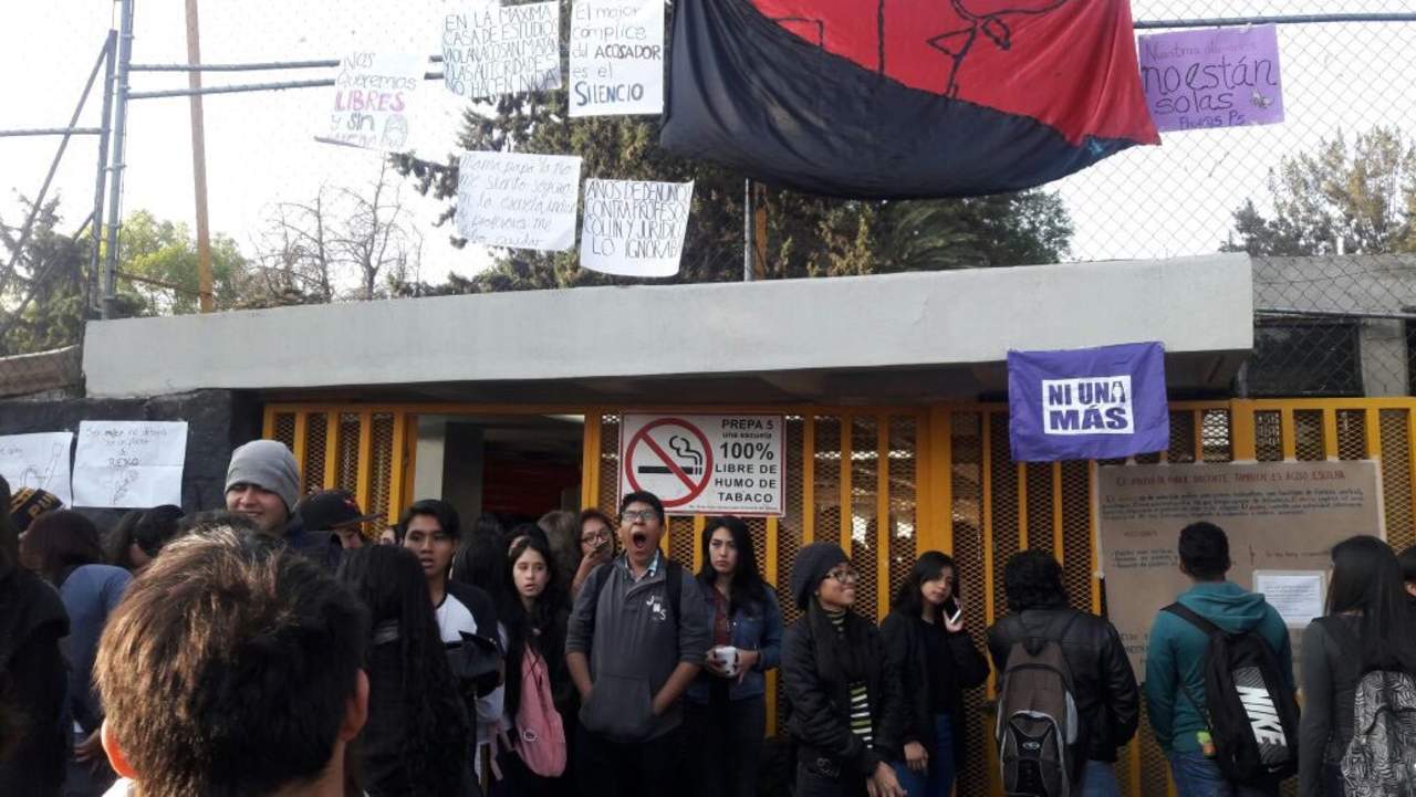 Cesan a profesor de preparatoria de la UNAM acusado de acoso. Noticias en tiempo real