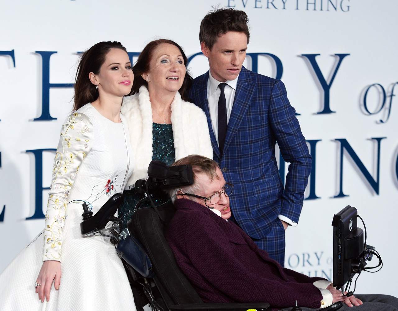 Stephen Hawking deja su legado en el cine y en la televisión. Noticias en tiempo real