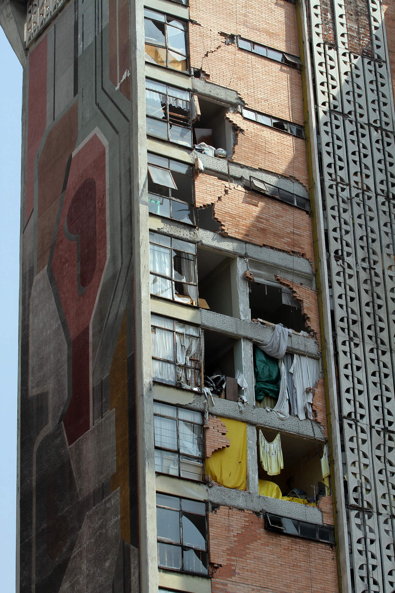 Sólo un arresto por edificios colapsados a medio año del sismo. Noticias en tiempo real