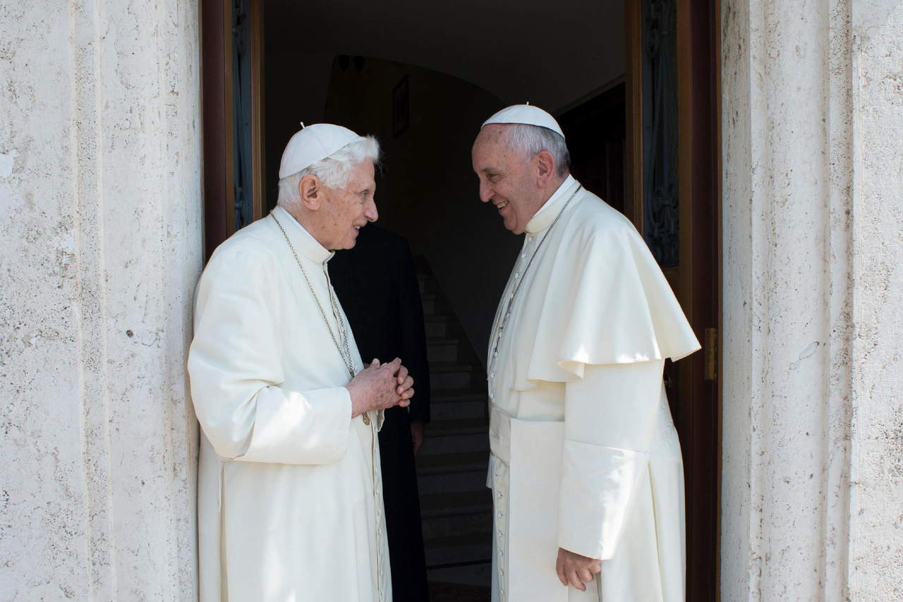 Divulga Vaticano carta de Benedicto XVI sobre papa Francisco. Noticias en tiempo real