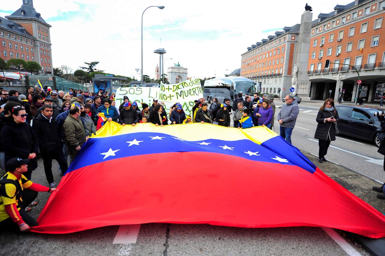 Oposición de Venezuela se une en asambleas de calle. Noticias en tiempo real