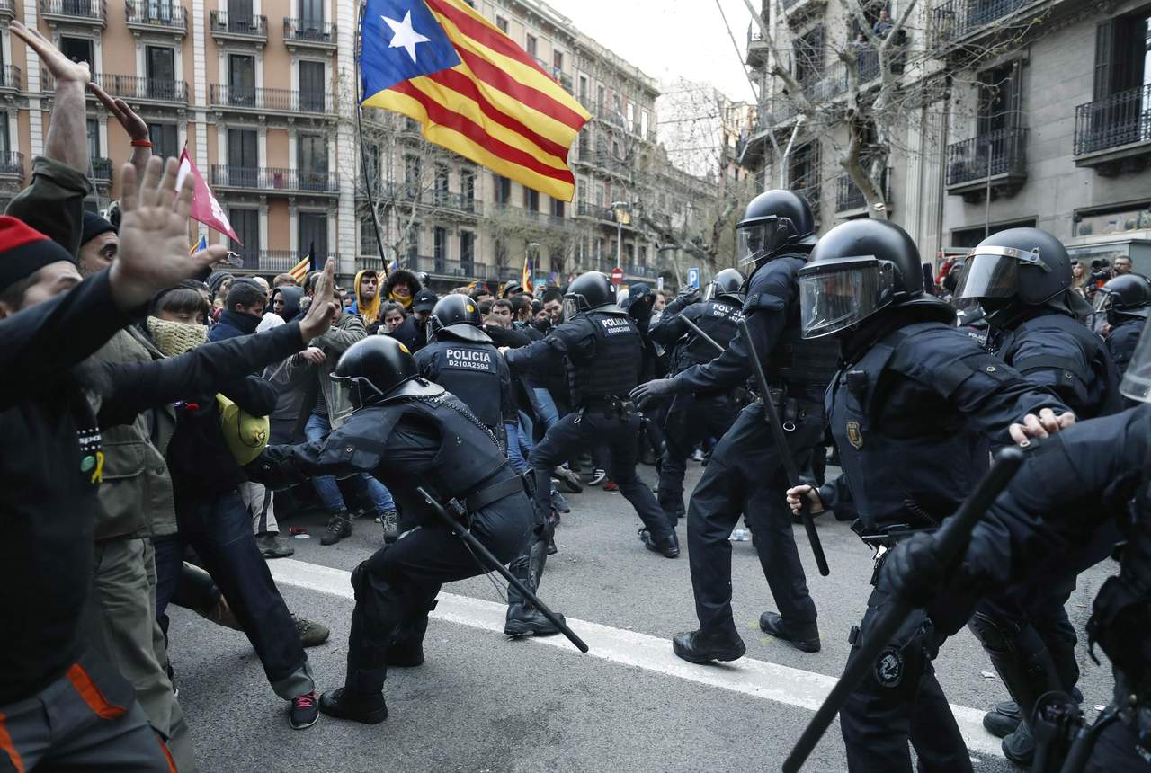 Protestas por arresto de Puigdemont dejan tres detenidos. Noticias en tiempo real