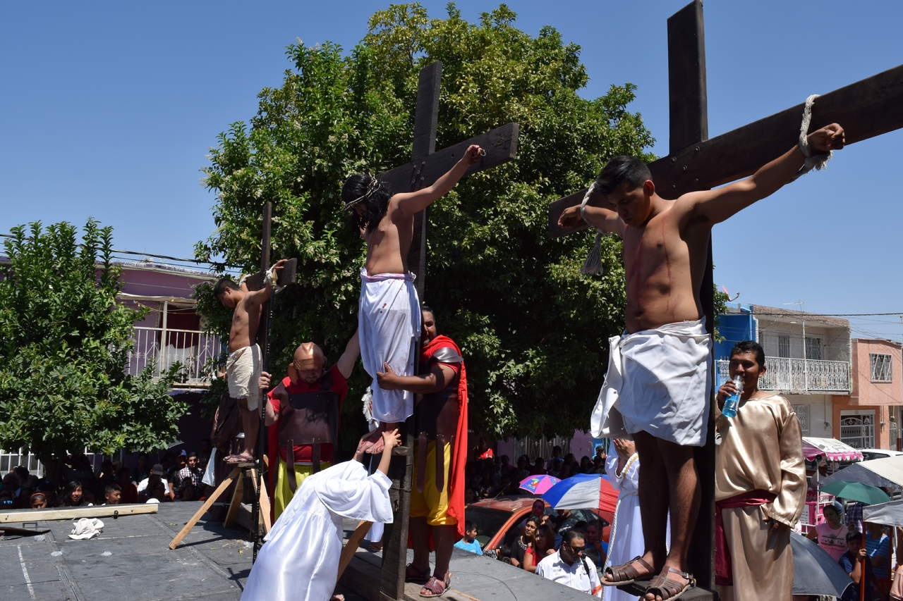 Sin incidentes, Vía Crucis en Santa Rosa de GP. Noticias en tiempo real