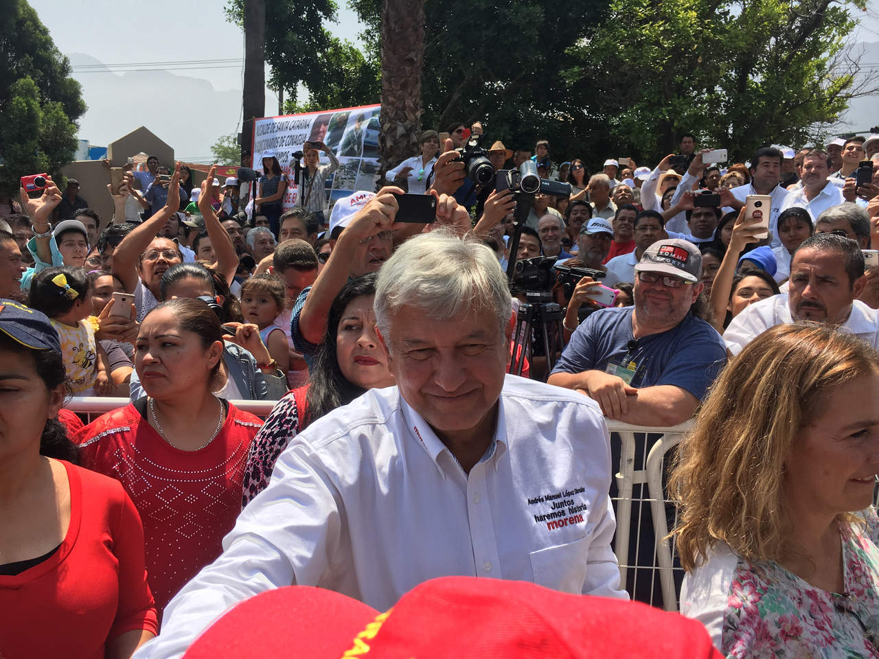 Desarrollo para pueblos, antes que muros: López Obrador. Noticias en tiempo real