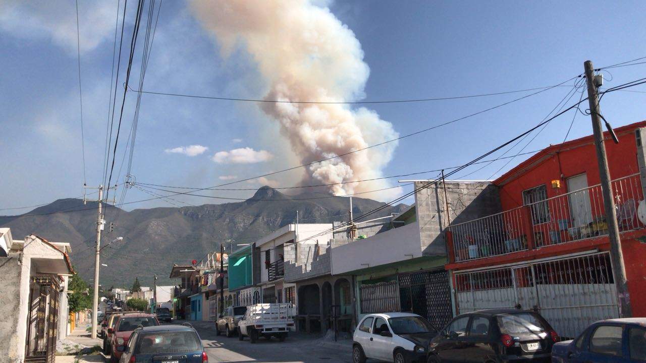 Se incendia predio en Sierra Zapaliname. Noticias en tiempo real