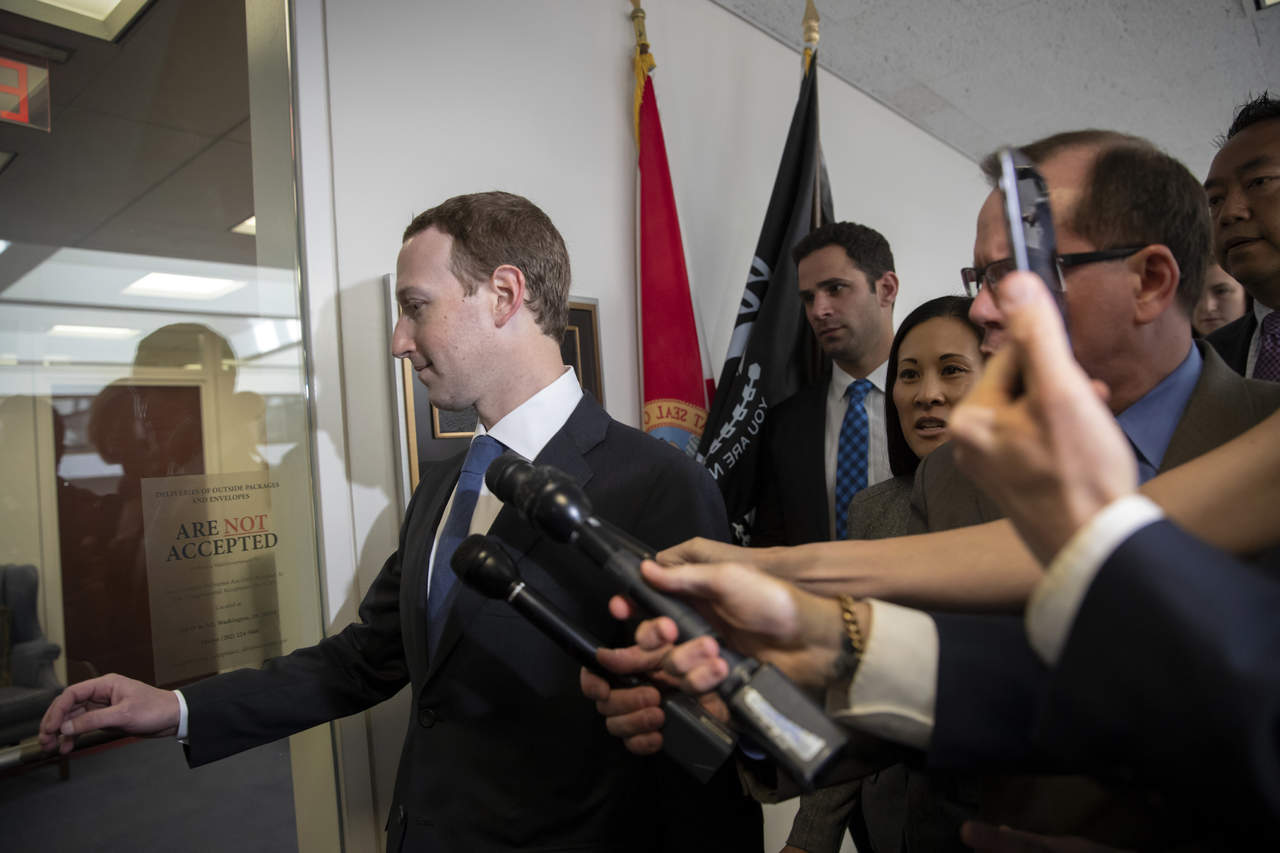 Mark Zuckerberg se reúne con legisladores de EU. Noticias en tiempo real