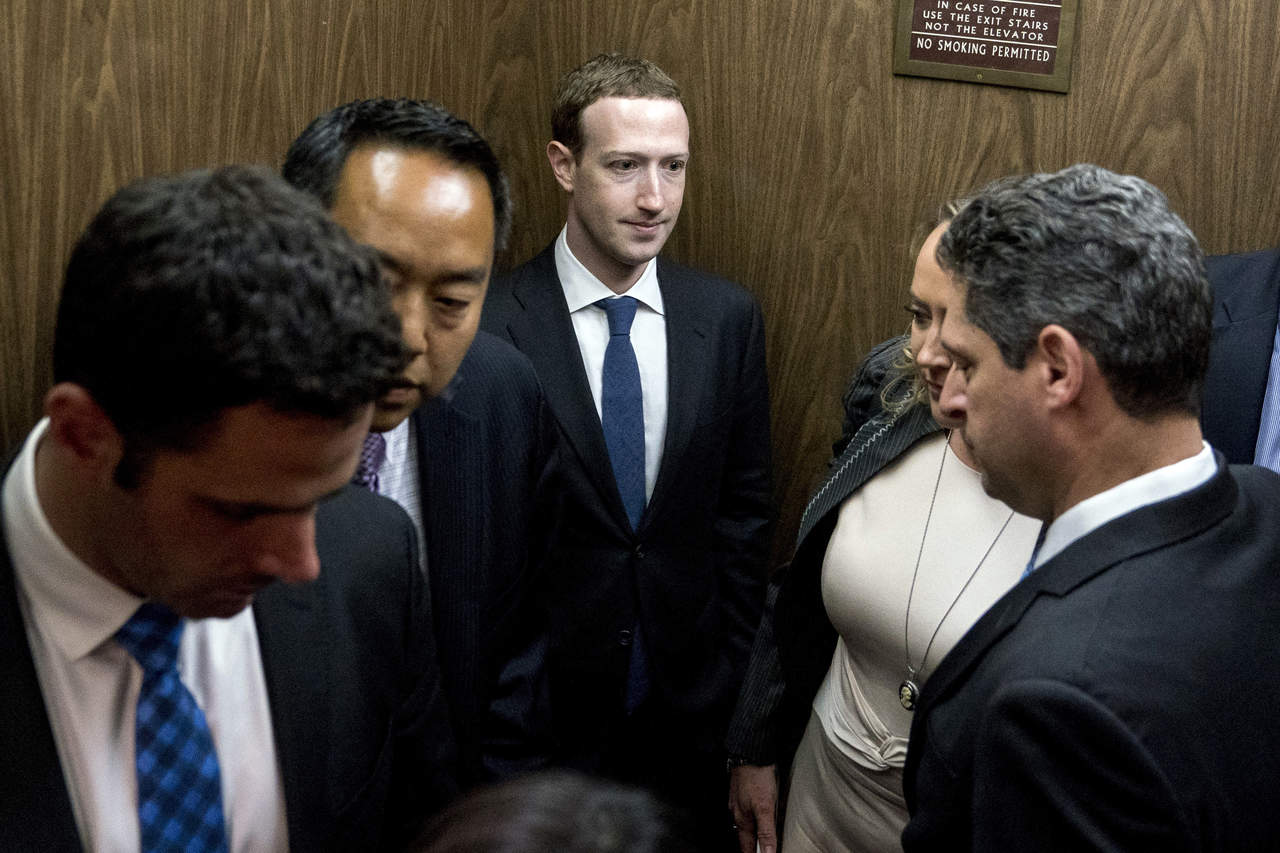 Apura Zuckerberg entrenamiento para pedir perdón al Congreso. Noticias en tiempo real