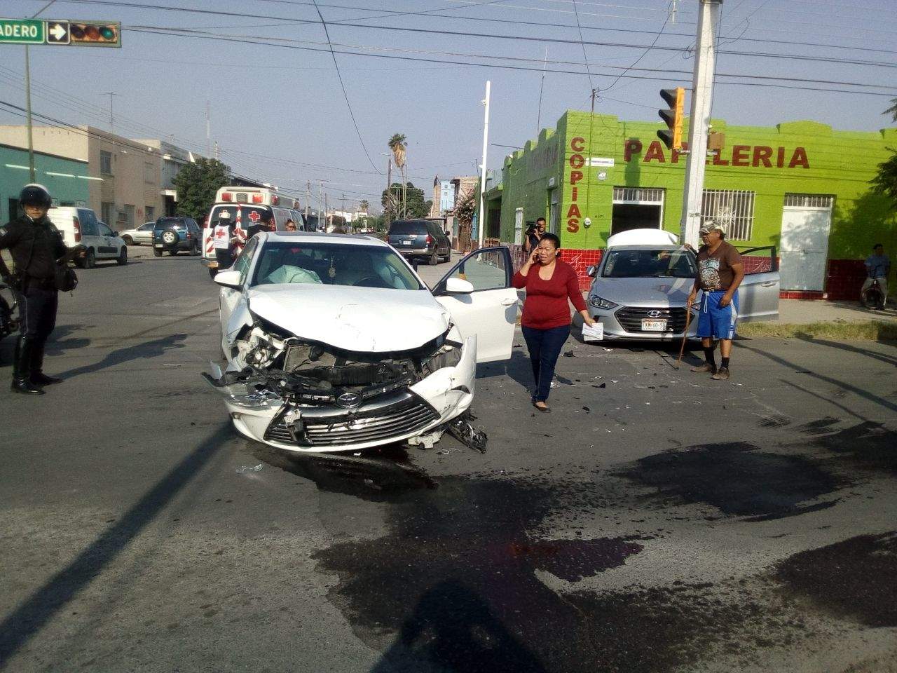 Choque deja tres lesionados en zona Centro de Torreón. Noticias en tiempo real