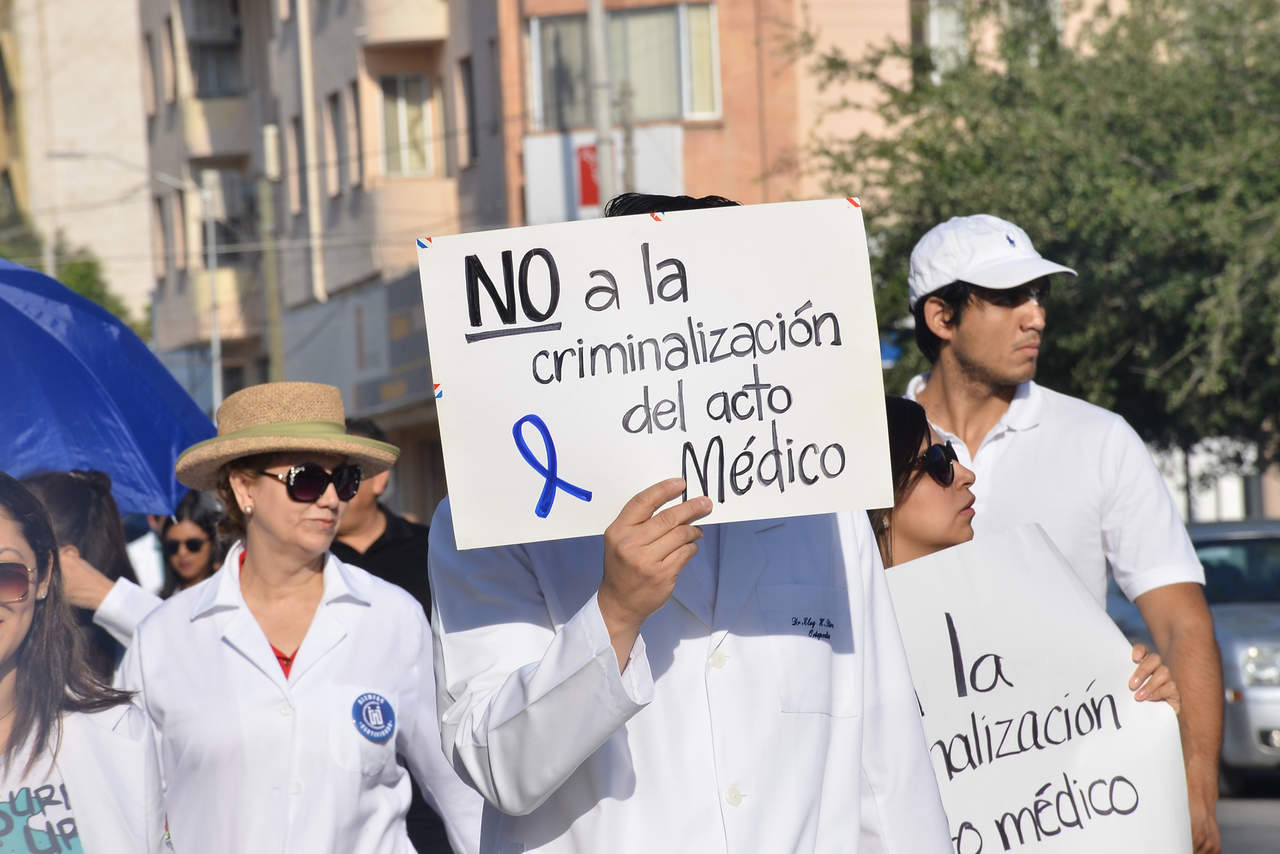 Médicos ante la criminalización de la profesión. Noticias en tiempo real