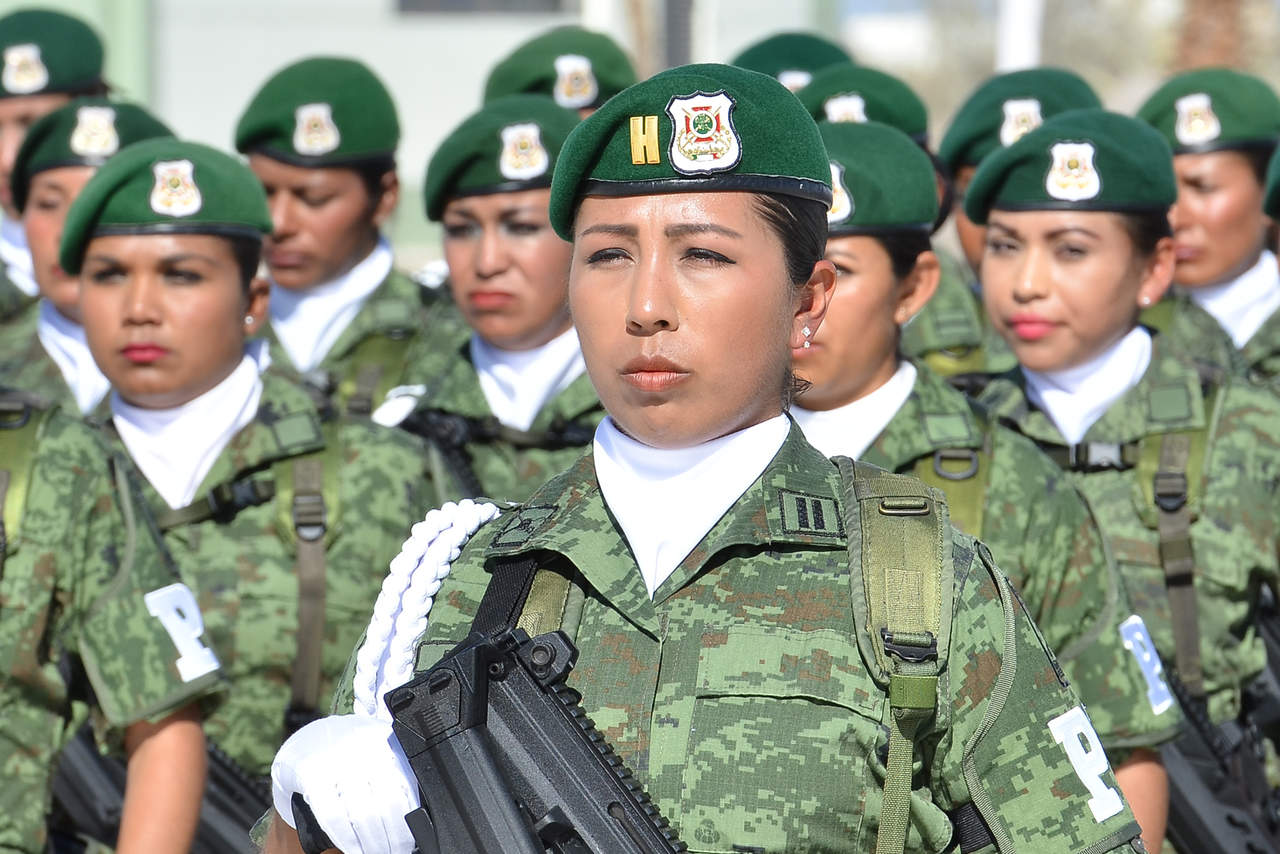 Aprueban que mujeres militares modifiquen licencia de maternidad. Noticias en tiempo real