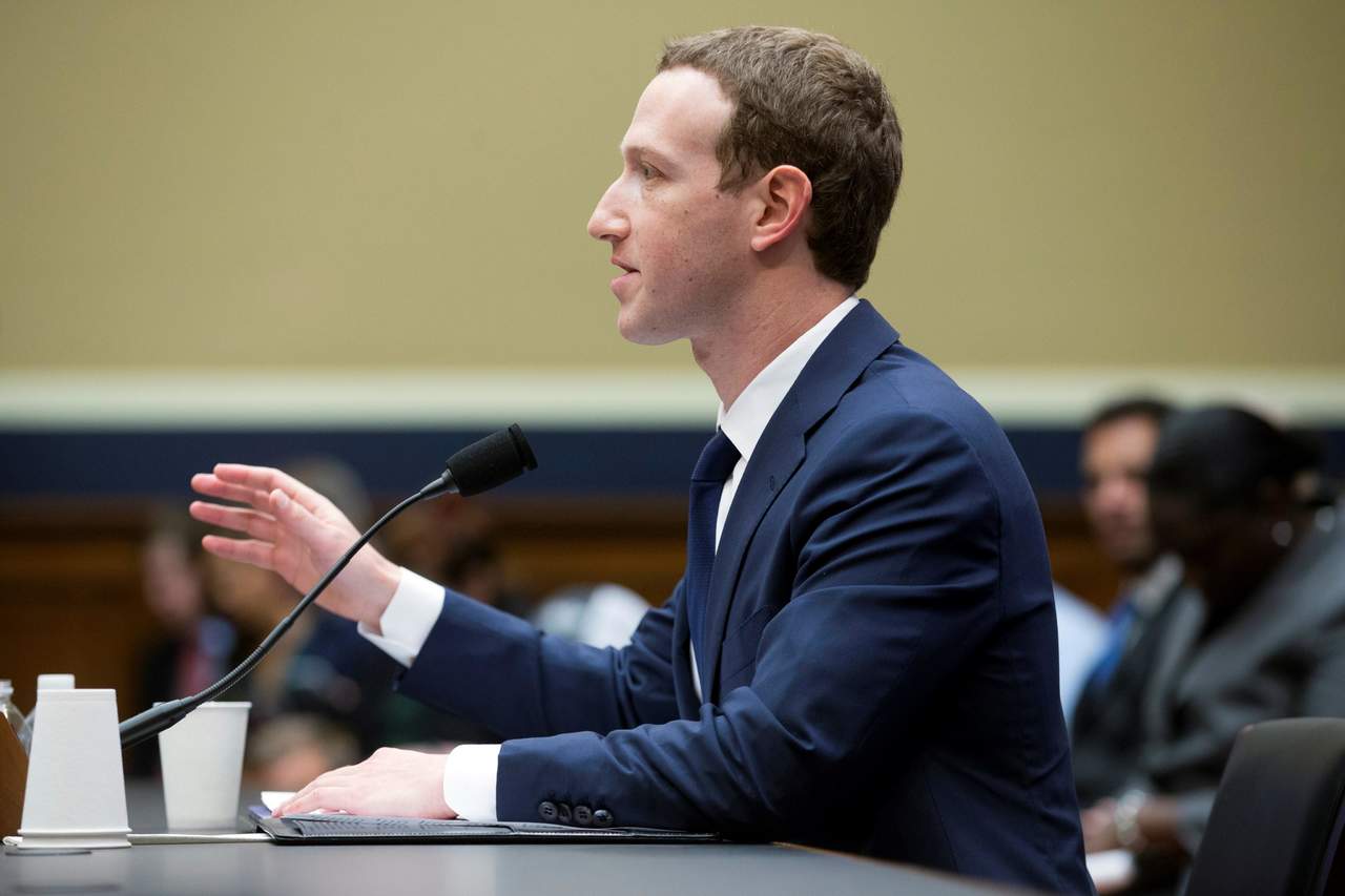 Zuckerberg asegura que Cambridge Analytica accedió a sus datos personales. Noticias en tiempo real