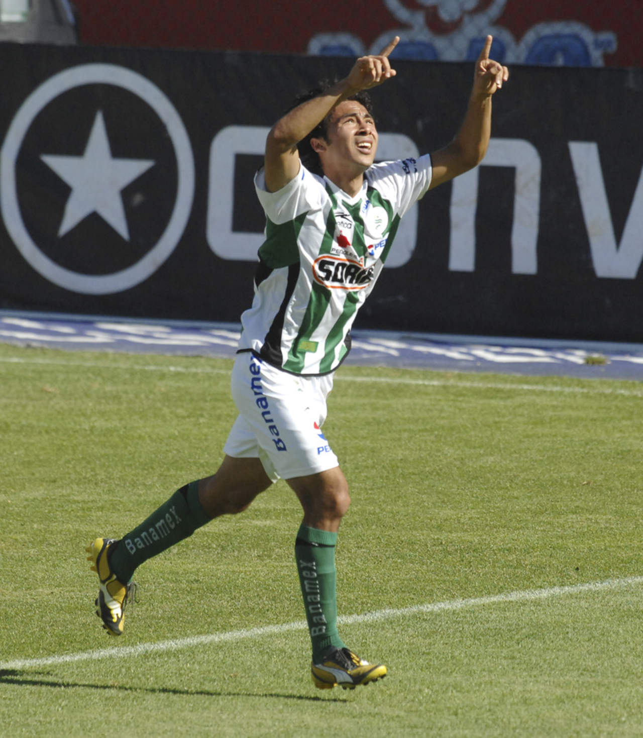 Agustín Herrera llega a 100 goles en Guatemala. Noticias en tiempo real
