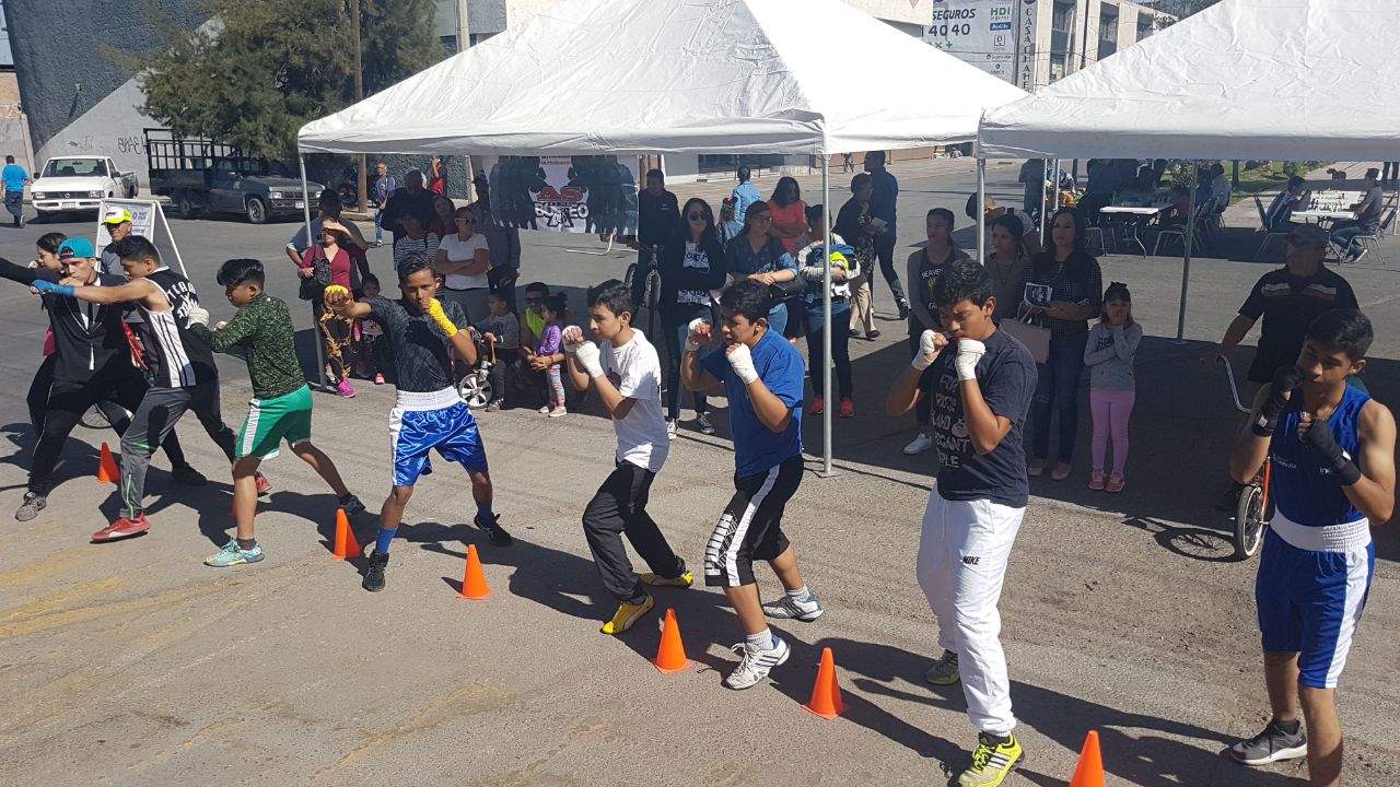 Celebran con deportes a niños en Paseo Colón. Noticias en tiempo real