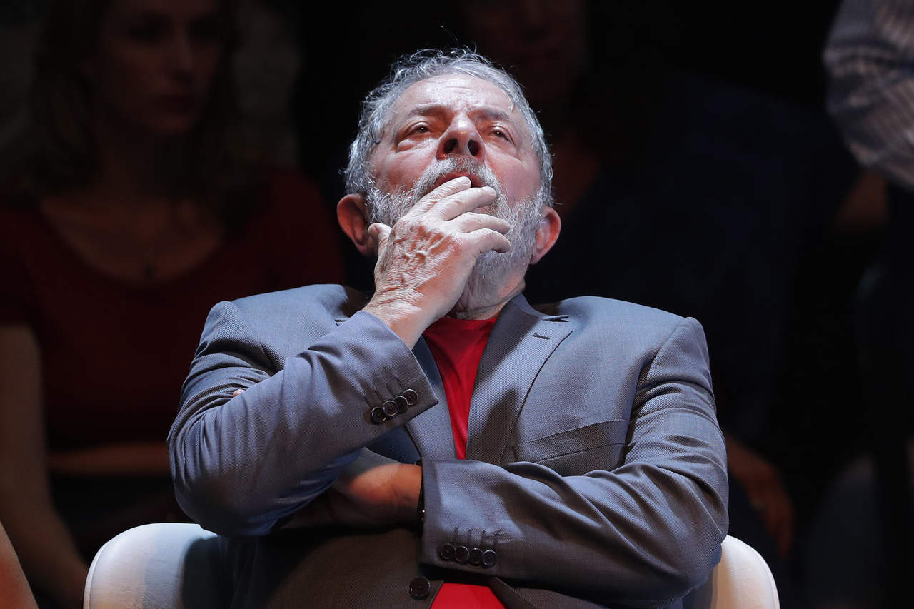 Dice Lula da Silva a senadores estar tranquilo e indignado en cárcel. Noticias en tiempo real