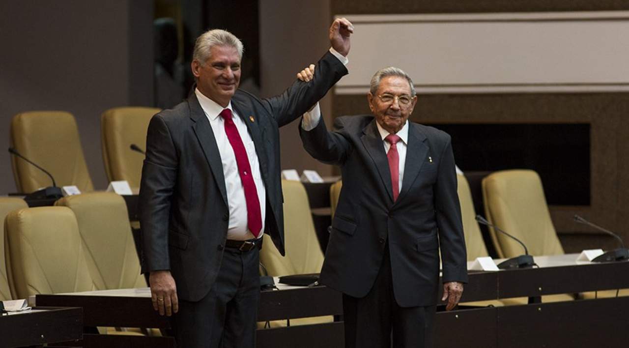 Asume Díaz-Canel la presidencia de Cuba en sustitución de Raúl Castro. Noticias en tiempo real