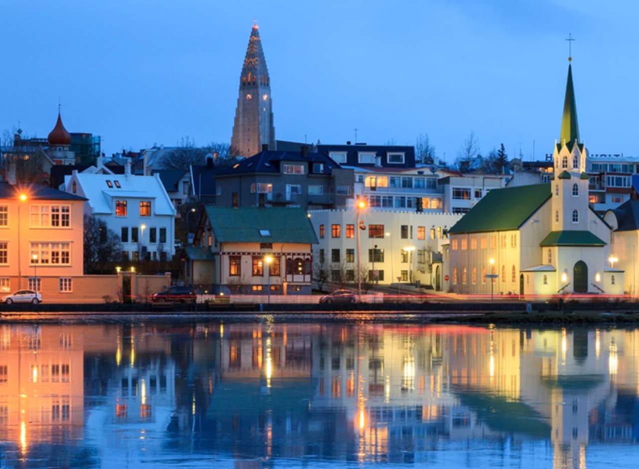 Aerolínea busca gente que quiera mudarse a Islandia y viajar. Noticias en tiempo real