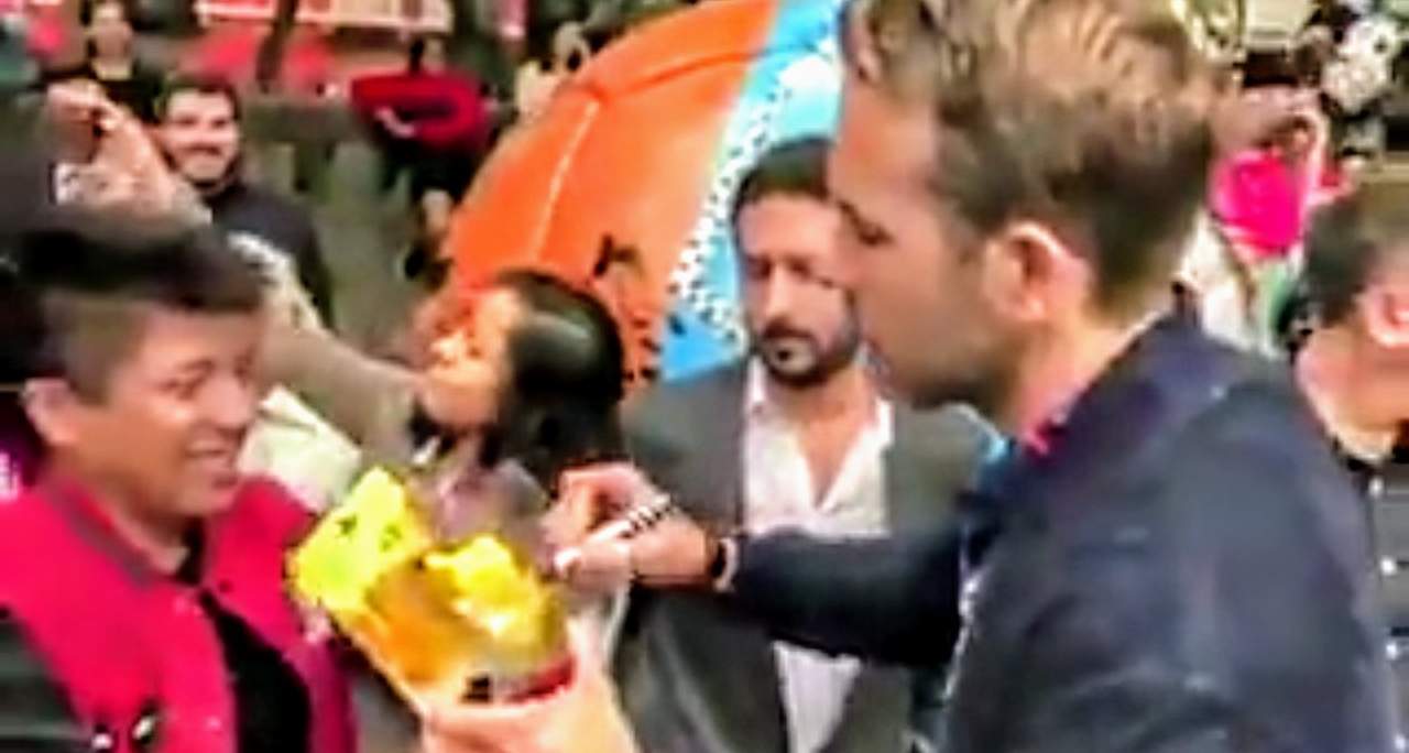 ¿Por qué Ryan Reynolds firmó un Pikachu de juguete?. Noticias en tiempo real