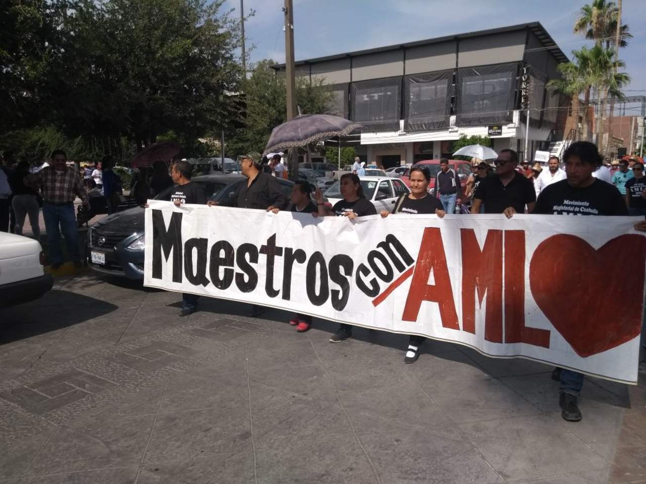 Maestros toman calles de Torreón en apoyo a AMLO. Noticias en tiempo real