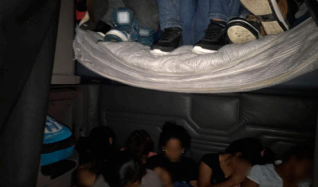 Federales rescatan a 25 migrantes en Coahuila; detienen a dos. Noticias en tiempo real
