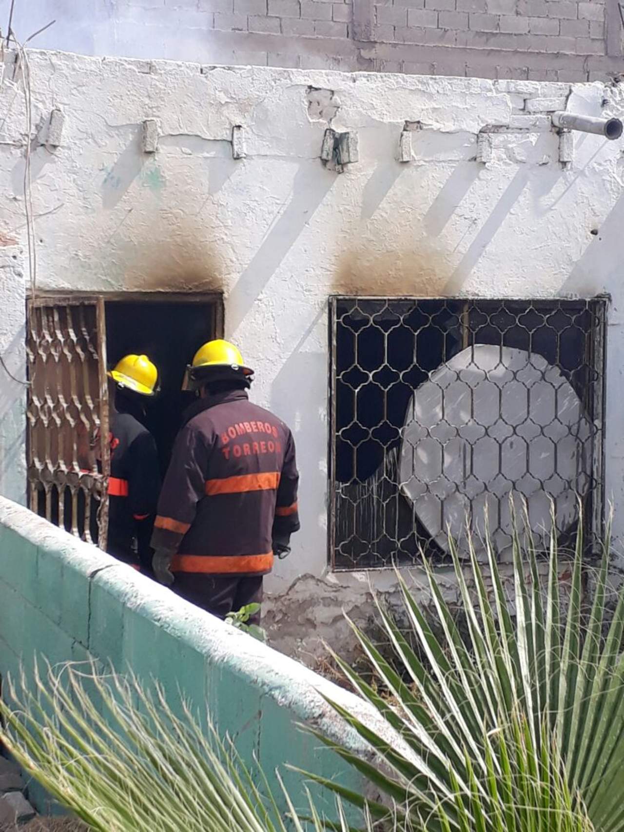 Se incendia finca en Torreón. Noticias en tiempo real