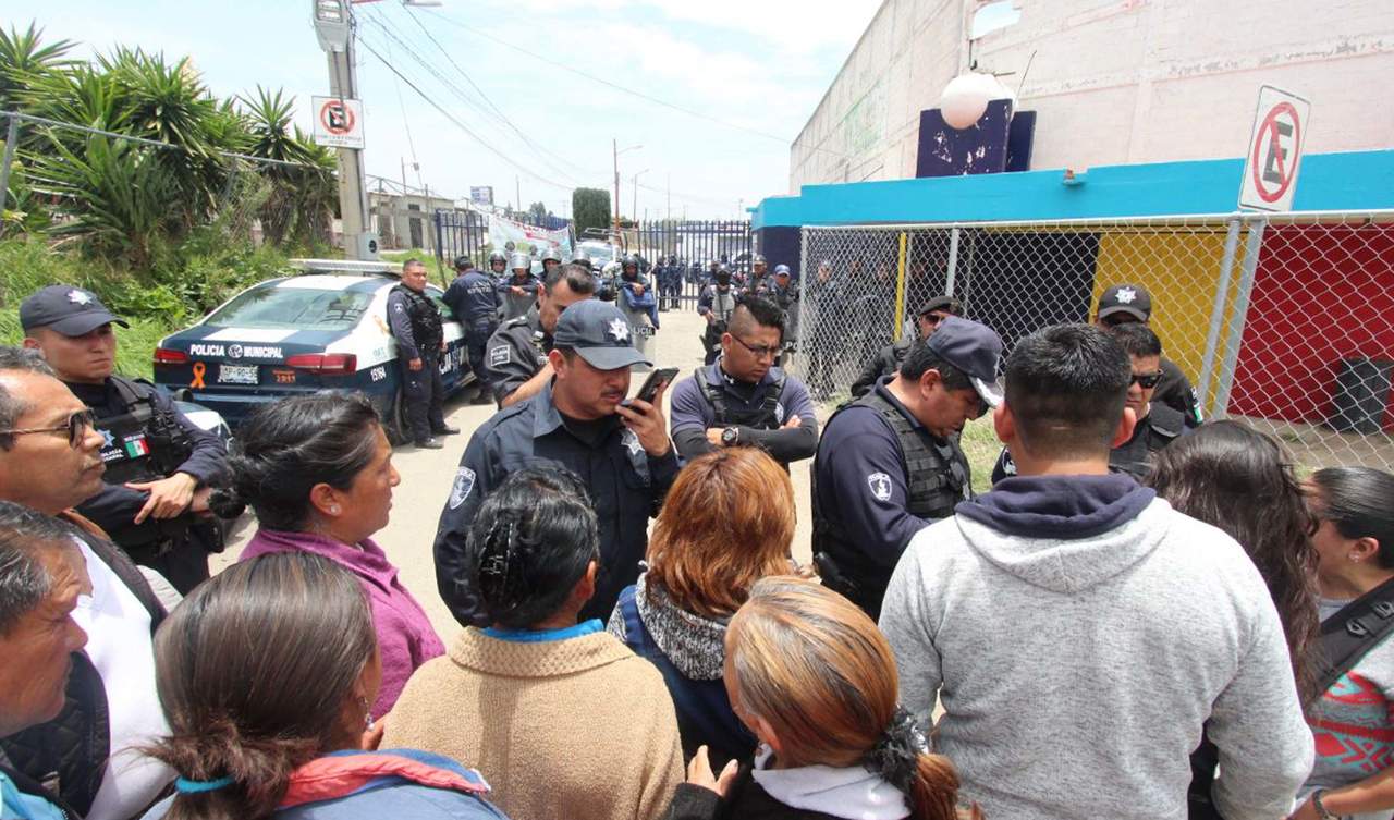 Detienen a dos mandos y a 113 policías en Puebla. Noticias en tiempo real