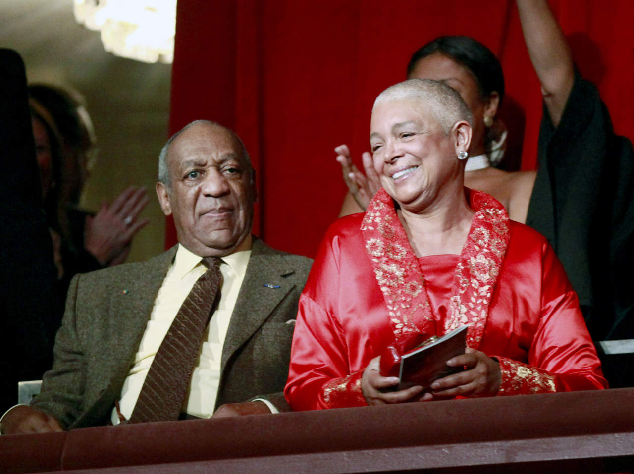 Esposa de Cosby reclama: “Esto es justicia mafiosa, no verdadera”. Noticias en tiempo real